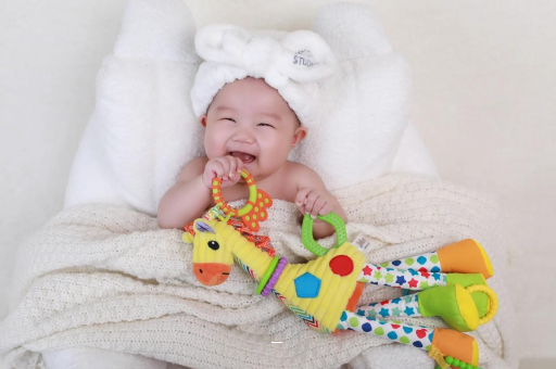 东明宝宝头上有白色的小点